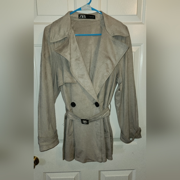 Zara Jackets & Blazers - ZARA TRENCH COAT!!